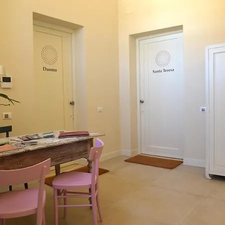 Palazzo Rudiae -duomo * ليتشي